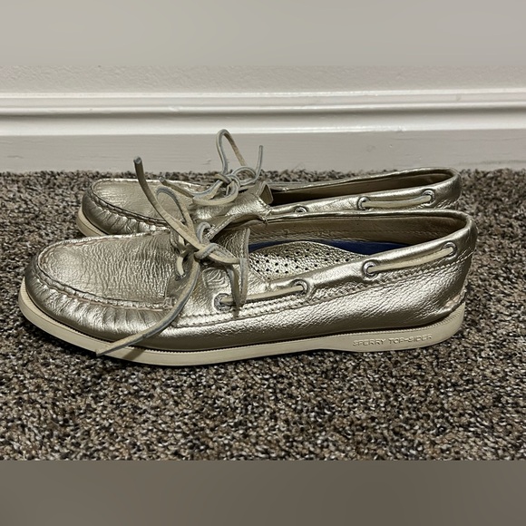 Sperry Top Sider Metallic Gold Leather Slip On Boat Shoes Womens Size 9 - Picture 2 of 9